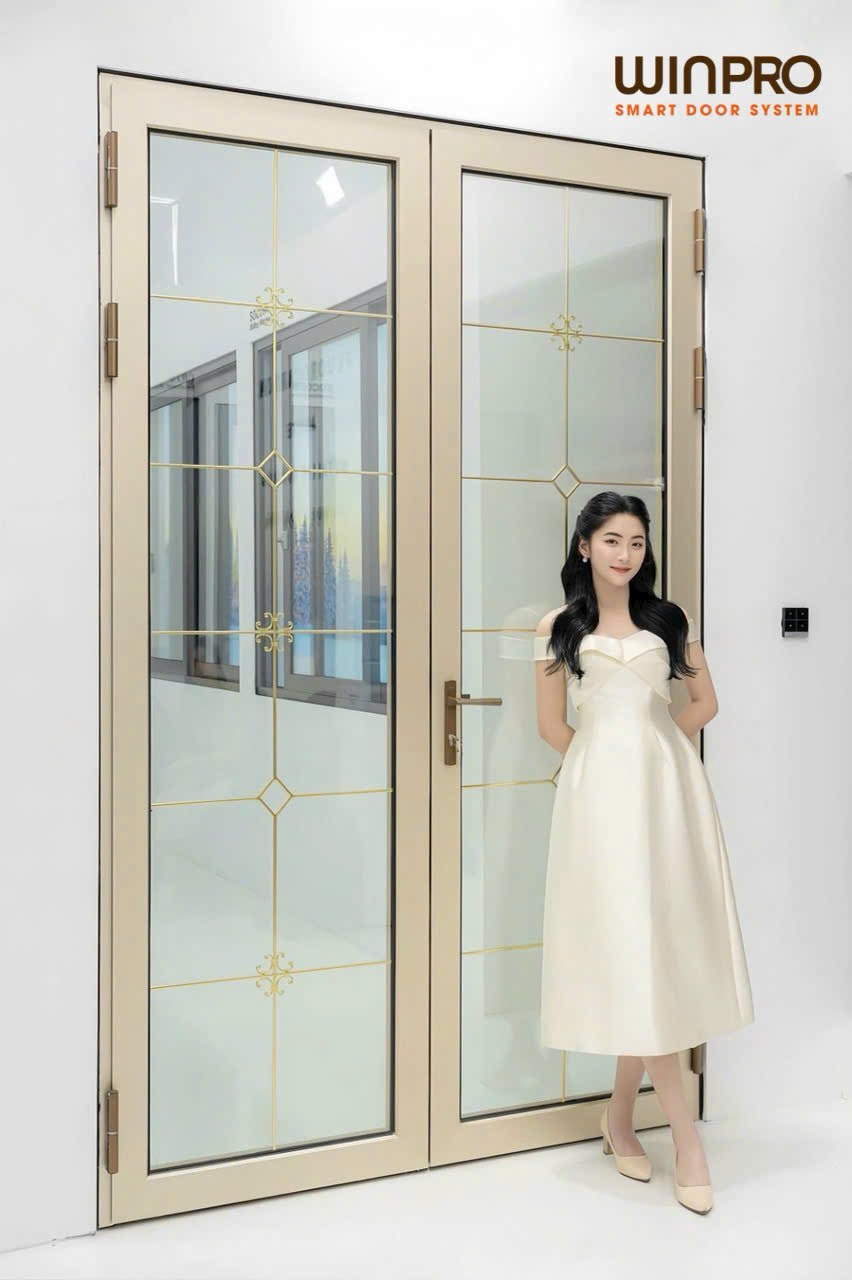 Cửa Slim Mở Quay 1 Cánh Màu Vàng Xước - Sự Lựa Chọn Hoàn Hảo Cho Không Gian Sang Trọng